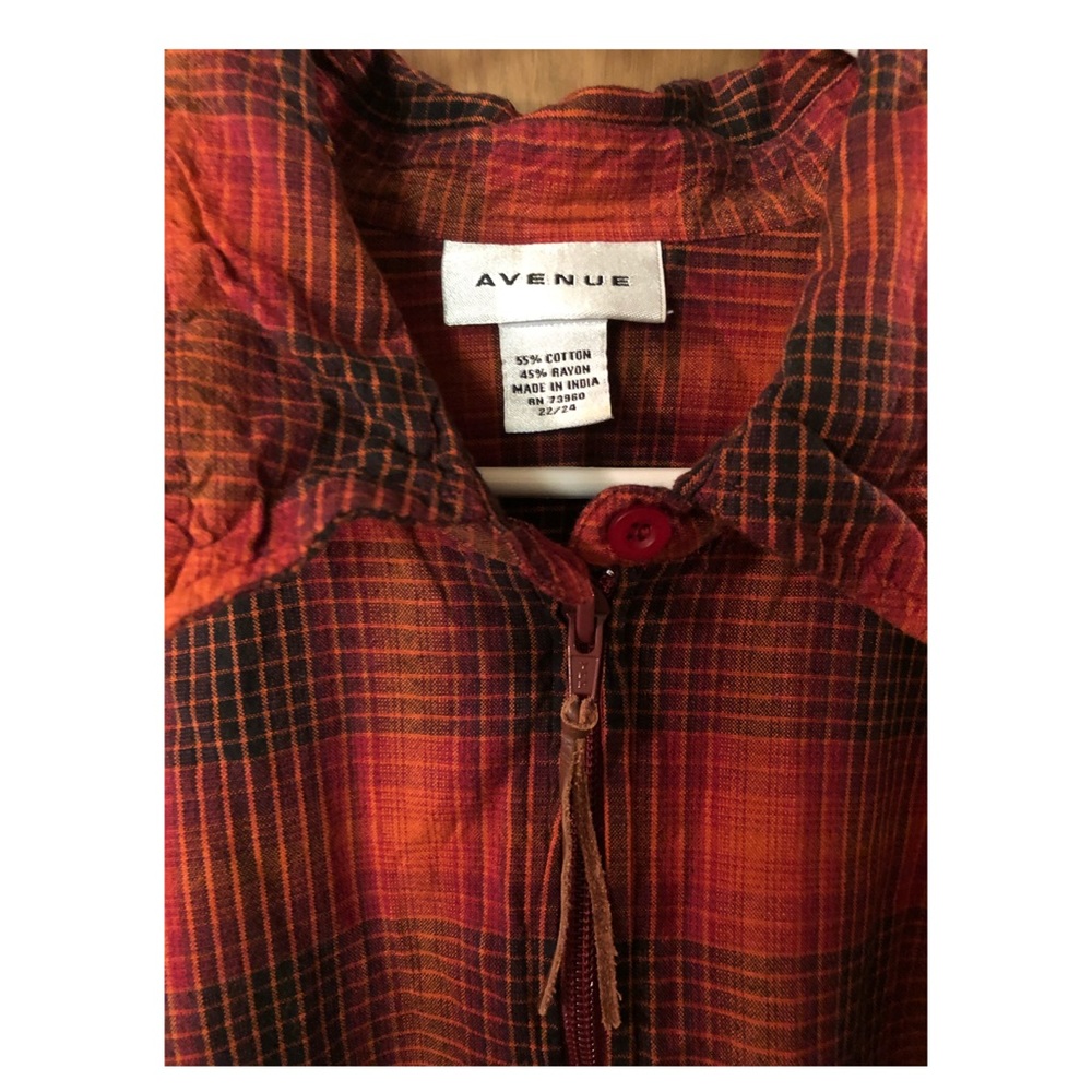 Plaid Zip Up Top - Picture 2 of 4